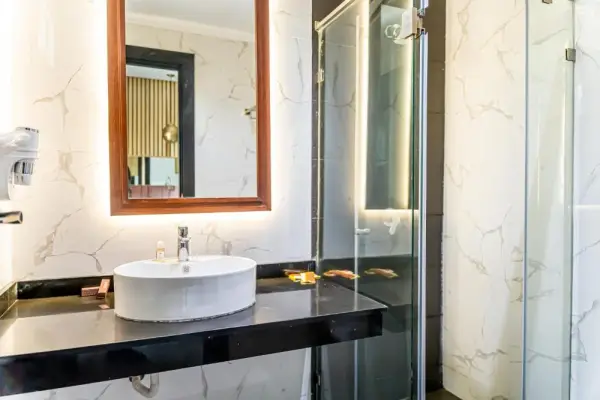 Hotel Les Ambassadeurs 6