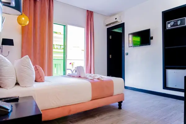 Hotel Les Ambassadeurs 7